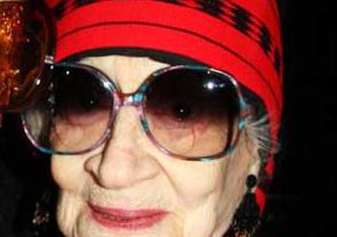 O bătrână de 95 de ani, pasionată de modă, a murit în timpul unui show | VIDEO