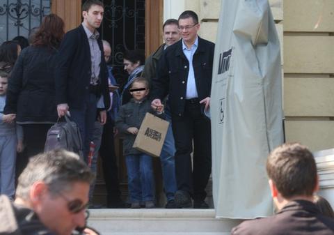 Știi ce face premierul în prima duminică de primăvară? Habar n-ai unde s-a dus dimineața! FOTO EXCLUSIV