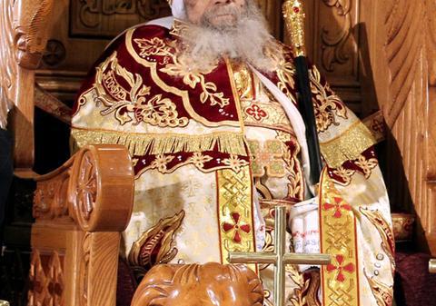 IMAGINEA ZILEI | Patriarhul Shenouda III, pus mort în jilţul său în semn de respect | GALERIE FOTO