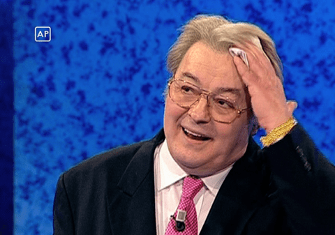 O blondă din armata lui Negru l-a făcut pe Corneliu Vadim Tudor să roşească! 