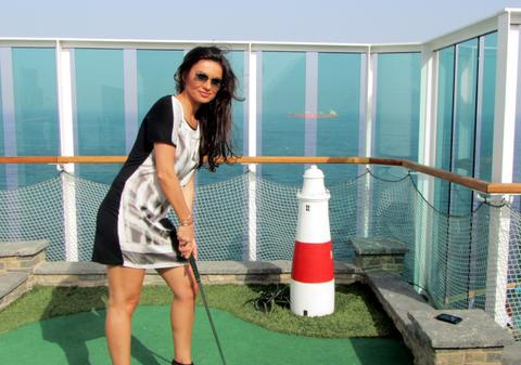Mirela Stelea a jucat golf pe un vas de croazieră