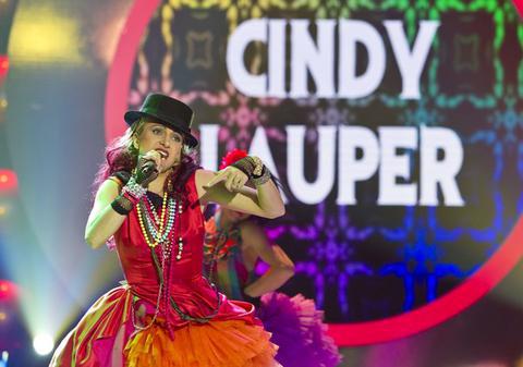 Lora a fost Cyndi Lauper la ”Te cunosc de undeva!” O asemănare tulburătoare, aşa cum a remarcat juriul! 