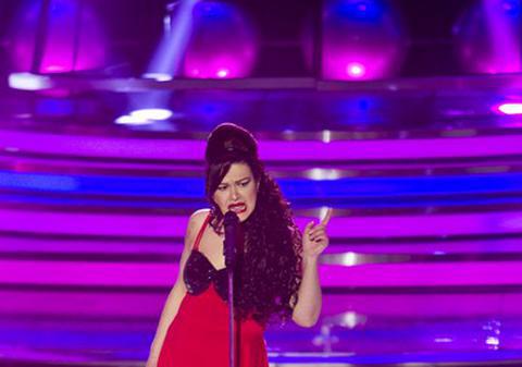 Maria Buză a făcut show la "Te cunosc de undeva!" în rolul lui Amy Winehouse! 