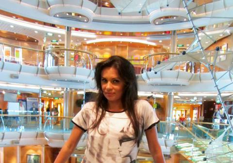 Mirela Stelea a făcut senzaţie printre milionarii de pe un vas de croazieră