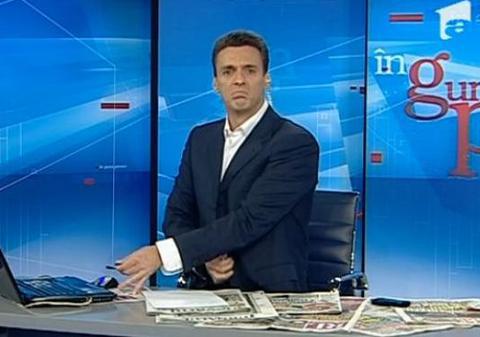 Mircea Badea a cântat la laptop la "În gura presei" | VIDEO