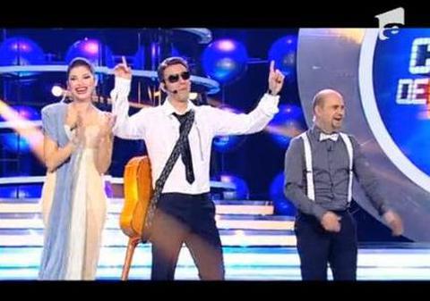 Aşa ceva... Mircea Badea cântă "Veta"! | VIDEO