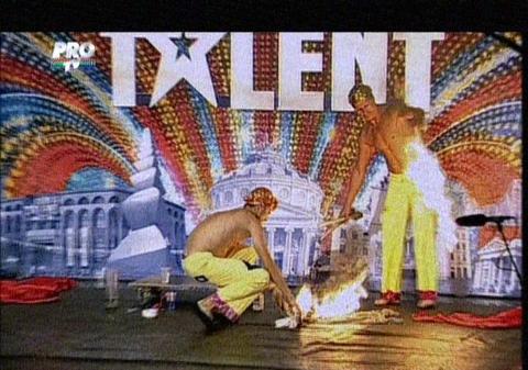 Scena de la "Românii au talent", în flăcări, la propriu. Vezi ce număr nu a ieșit așa cum trebuia!