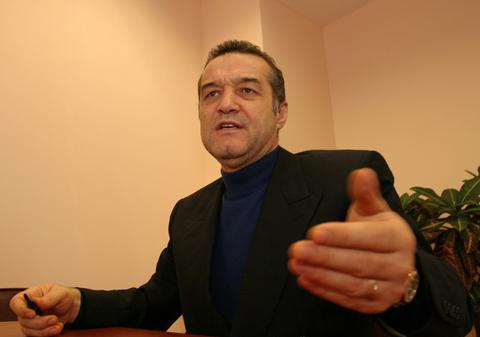 Gigi Becali vrea şi postul de antrenor la Steaua!