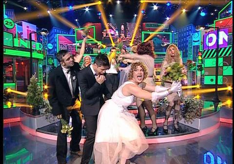 "Naomi" se căsătoreşte cu un cântăreţ celebru! | FOTO