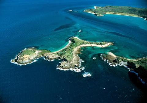 Interzis femeilor ! Pe insula asta vin doar bărbaţii să bea bere !