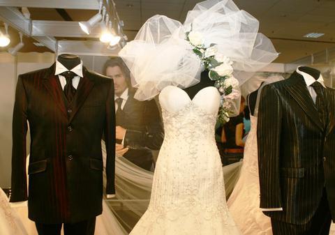 Vezi ce noutăţi te aşteaptă la ultimul târg de nunţi al acestui an!