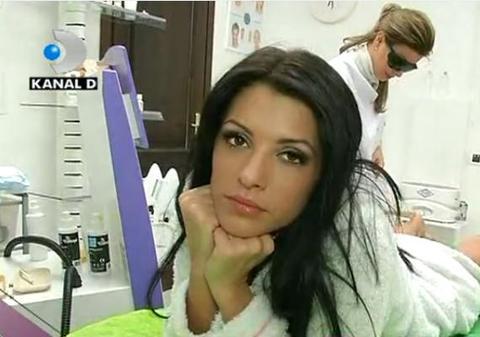 Cântăreaţa Celia, fără nici un fir de păr nedorit! A apelat la epilarea DEFINITIVĂ! FOTO