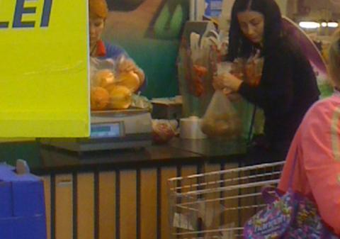 Gabriela Cristea se "drege" după Paşte! Vezi ce alimente şi-a cumpărat vedeta | FOTO