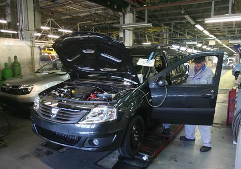 Adio, dragă Logan! În decembrie va fi produsă ultima maşină din modelul care a făcut istorie