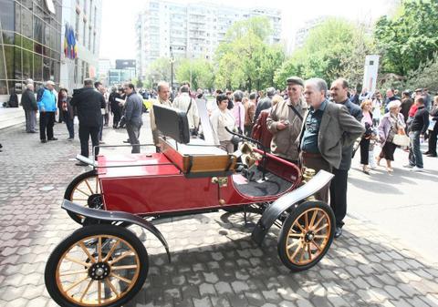Au peste 60 de ani şi funcţionează ca unele noi. Expoziţie inedită în  Bucureşti