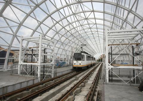 Se deschide staţia de tramvai de pe Pasajul Basarab