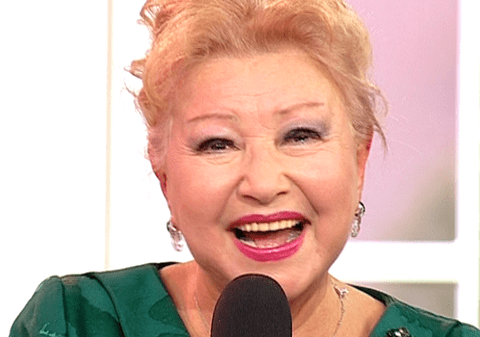 Vezi ce actriţă cunoscută s-a îndrăgostit lulea când a mers să dea de permis auto!