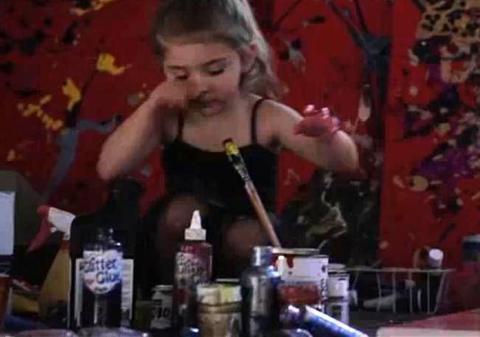 Adevărat COPIL-MINUNE! La cinci ani a vândut picturi de peste 120.000 de euro şi are tablouri expuse în muzee! VIDEO