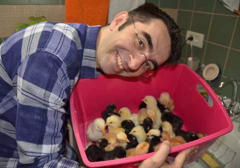 Mihai Găinuşă are 25 de… găinuşe