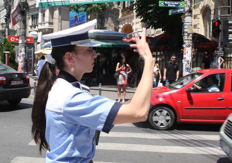 Poliţişti vorbitori de limba engleză şi spaniolă, în Capitală. Vezi ce alte măsuri au mai fost stabilite pentru FINALA UEFA