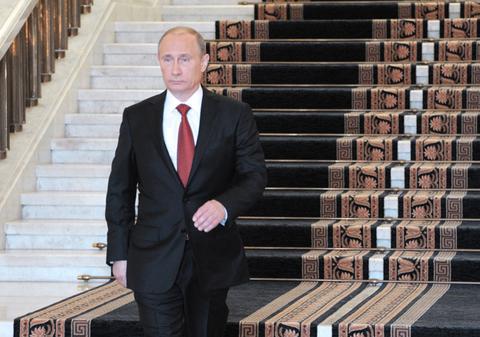 Putin îl propune pe Dmitri Medvedev pentru fotoliul de premier