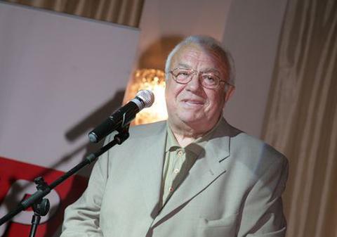 Alexandru Arşinel îşi serbează astăzi ziua de naştere. La mulţi ani, maestre!