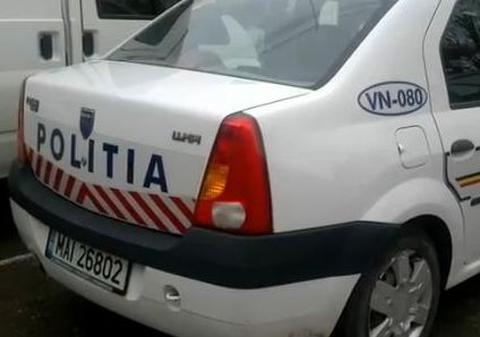 Culmea nesimţirii: Poliţia parchează pe locurile pentru handicapaţi. Vezi cum reacţionează când sunt luaţi la întrebări! | VIDEO