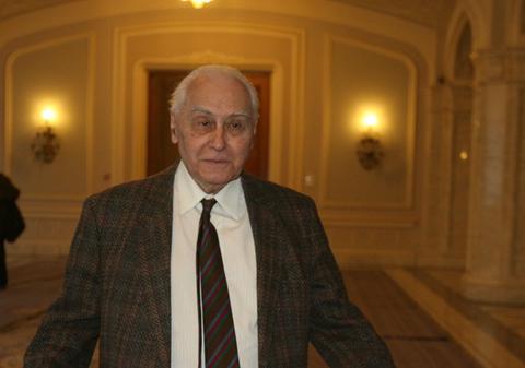Radu Câmpeanu, preşedintele PNL după 1990: " Nu cred că poporul român îl va vota pe Crin Antonescu"
