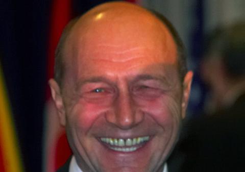 BĂSESCU, "IMPULSIV, CU GURA SPARTĂ, MANEVRIST" - potretul devastator pe care Le Figaro i-l face preşedintelui suspendat