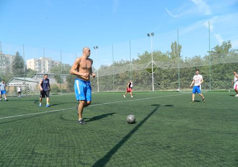 Și baschetbaliștii (de la Asesoft Ploiești) știu să ... joace fotbal