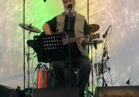 Plagiatul lui Ponta INSPIRĂ artiştii! Alexandru Andrieş a compus CÂNTECUL PLAGIATULUi, iar versurile sunt DEMENŢIALE!