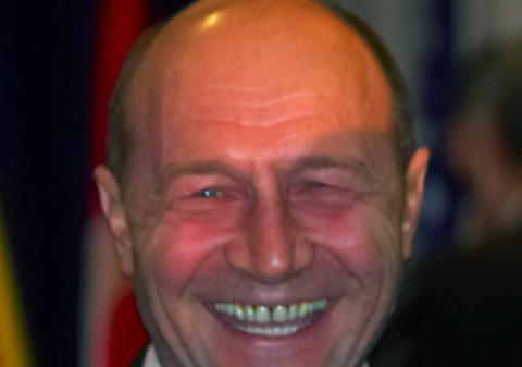 HALUCINANT! Ce făcea BĂSESCU fix când ŢARA EXPLODA la aflarea deciziei CCR care îl trimite înapoi la Cotroceni!