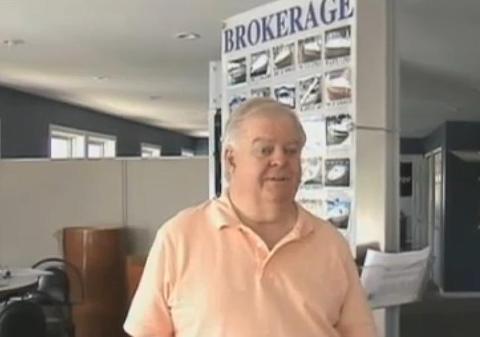 Un american face MILIOANE de dolari din SUFERINŢA oamenilor! Vezi ce afacere a pornit pe timp de criză! VIDEO