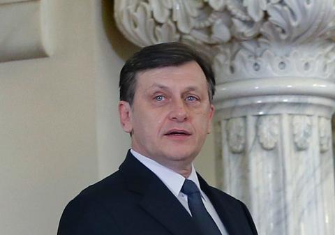 CRIN, ULTIMA LOVITURĂ LA BĂSESCU. Documentul pe care l-a semnat azi preşedintele interimar
