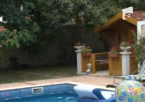 Tragedie în familia unui milionar român! Un copil de 3 ani s-a înecat în piscina casei de vacanţă, deşi avea 3 BONE ANGAJATE!