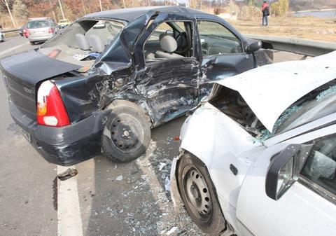 9 maşini implicate în două accidente produse în zona Băneasa