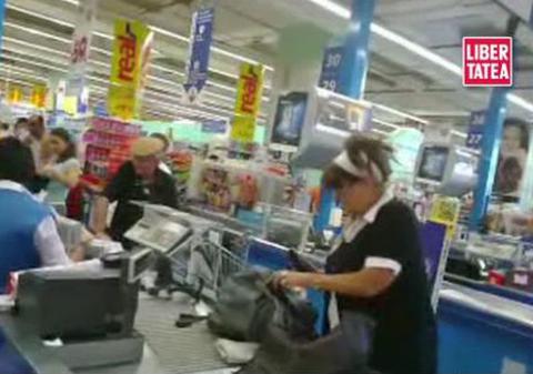 Cristina Stamate, o GOSPODINĂ SINGURĂ. Uite-o cum se CHINUIEŞTE la cumpărături!