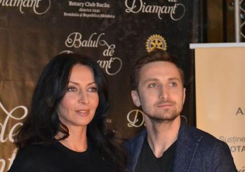 Dani Oţil, invitat de marcă la nunta Deliei: "Eu şi Răzvan am stat ca babele şi ne-am uitat ce frumos dansează Bendeac"