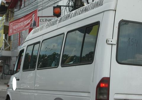 Atenţie, călători! Şoferii de microbuze conduc beţi!