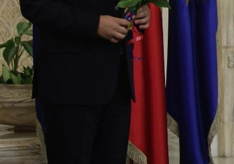 Ponta a COMENTAT gestului lui Băsescu de a-i trimite un buchet de trandafiri: "Florile sunt pentru doamne, Daciana se va bucura"