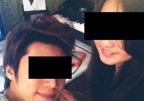 ŞOC ÎN SHOWBIZUL INTERNAŢIONAL! Un cântăreţ de 24 de ani iubeşte o fată de numai 12 ani  