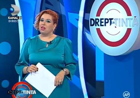 Oana Roman, într-o ţinută care o dezavantajează. Nu pare mai grasă îmbrăcată aşa? | FOTO