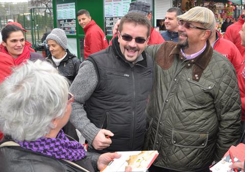 Un candidat USL la Parlament seamana leit cu Piedone. Vezi imaginile şi vei rămâne şocat de asemănarea izbitoare dintre cei doi politicieni