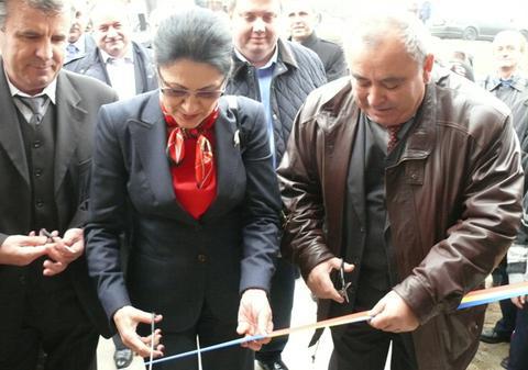 Şcoala "cu purici" de la Jirov a fost inaugurată azi de Ecaterina Andronescu