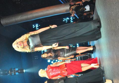 Revelion 2013 | Designerul Andreea Necula a lansat o colecţie de rochii pentru noaptea dintre ani | FOTO