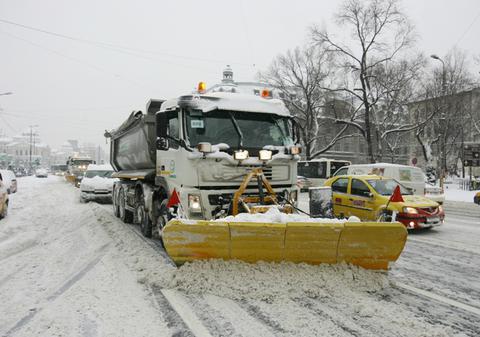 Mai multe utilaje pentru deszăpezire iarna aceasta în Capitală 