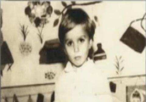 În copilărie era "RĂŢUŞCA CEA URÂTĂ", însă acum este o PREZENŢĂ RAFINATĂ în showbiz-ul autohton! FOTO