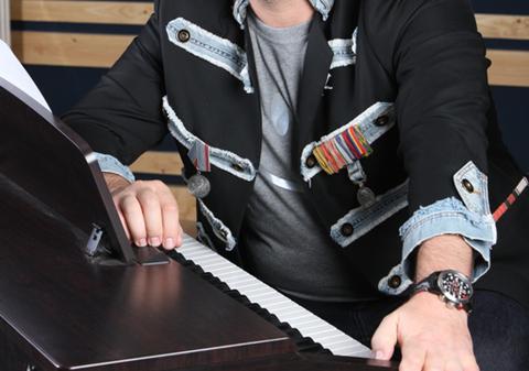 Află câţi ani s-a pregătit Horia Brenciu să devină tată 