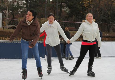 Uite ce patinoare s-au deschis în Capitală!