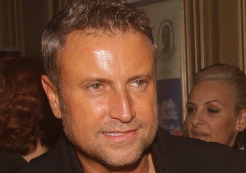 Botezatu va împărţi sarmale într-o piaţă din Bucureşti